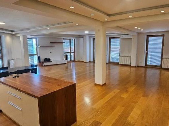 Dvosoban stan na prodaju, Vračar, Beograd, 148m², 828.000 €