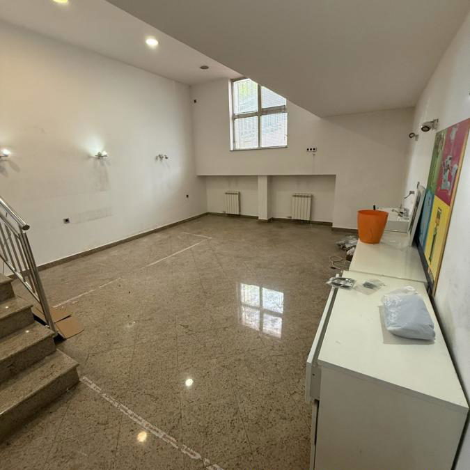 Lokal za izdavanje, FON, Beograd, 103m², 1.200 €/mes
