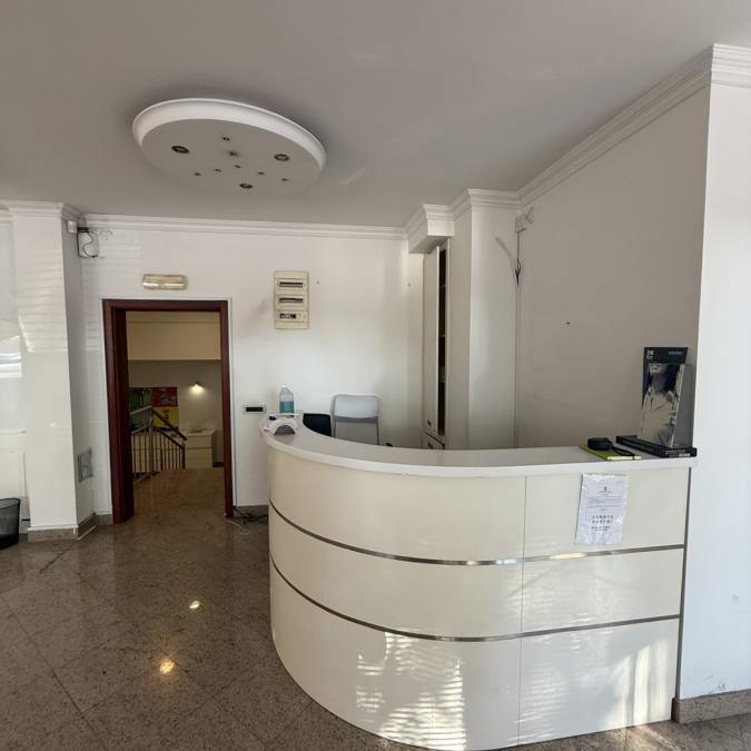 Lokal za izdavanje, FON, Beograd, 103m², 1.200 €/mes