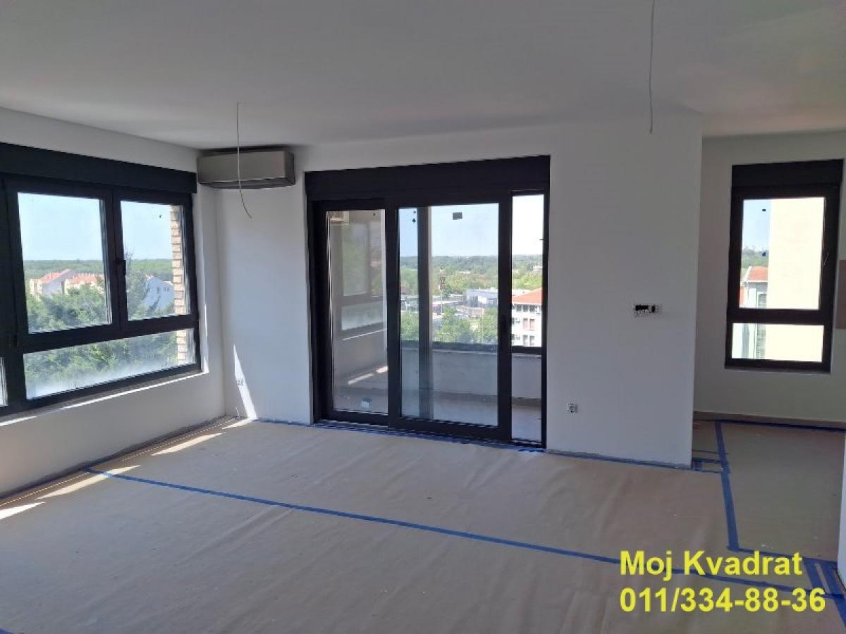 Trosoban stan na prodaju, Banovo Brdo, Beograd, 69m², 243.000 €