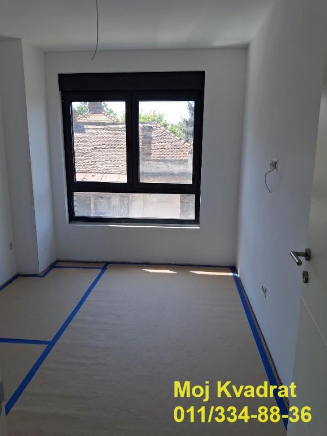 Trosoban stan na prodaju, Banovo Brdo, Beograd, 69m², 243.000 €