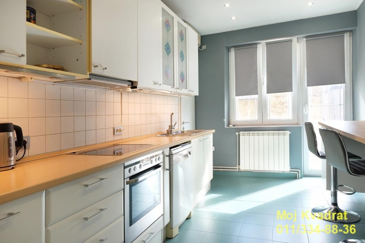 Trosoban stan na prodaju, Pravni Fakultet – Vračar, Beograd, 105m², 419.000 €