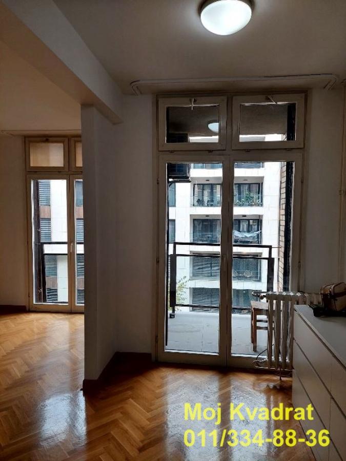 Lokal za izdavanje, Savski Trg, Beograd, 51m², 750 €/mes