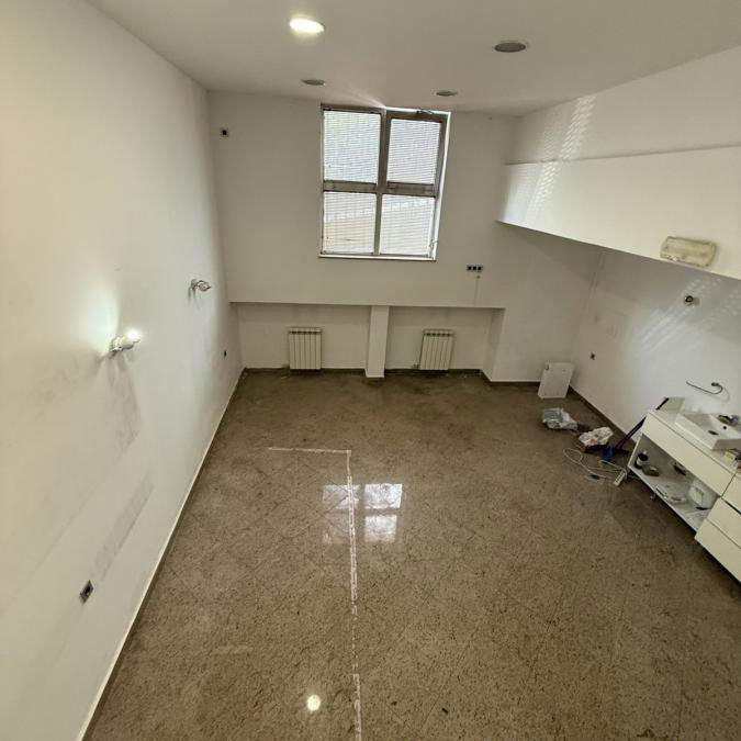 Lokal za izdavanje, FON, Beograd, 103m², 1.200 €/mes