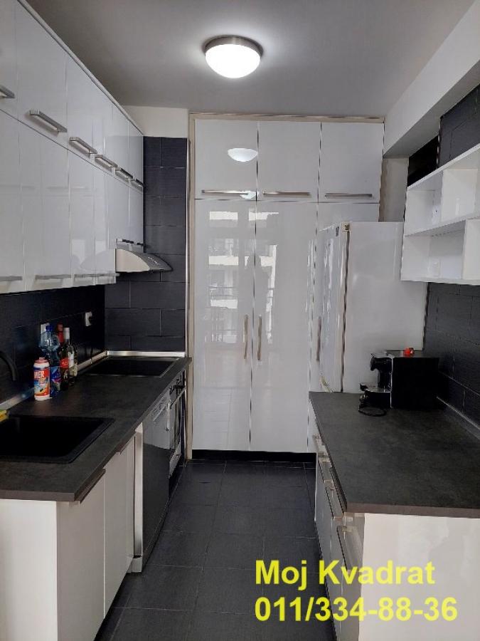 Lokal za izdavanje, Savski Trg, Beograd, 51m², 750 €/mes