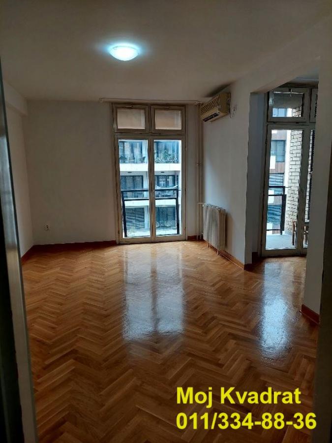 Lokal za izdavanje, Savski Trg, Beograd, 51m², 750 €/mes