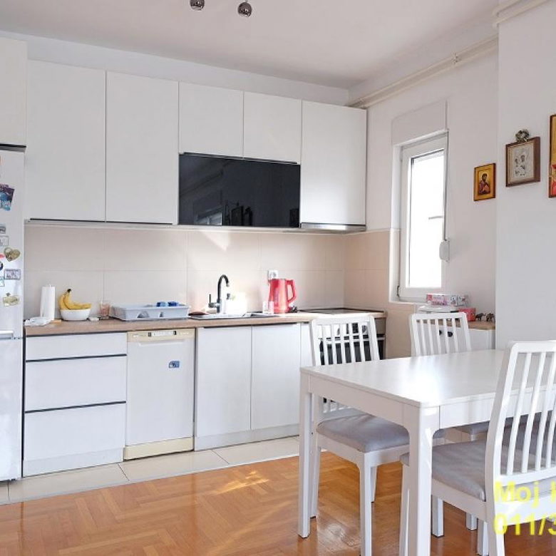 Dvosoban stan na prodaju, Vračar, Beograd, 68m², 225.500 €