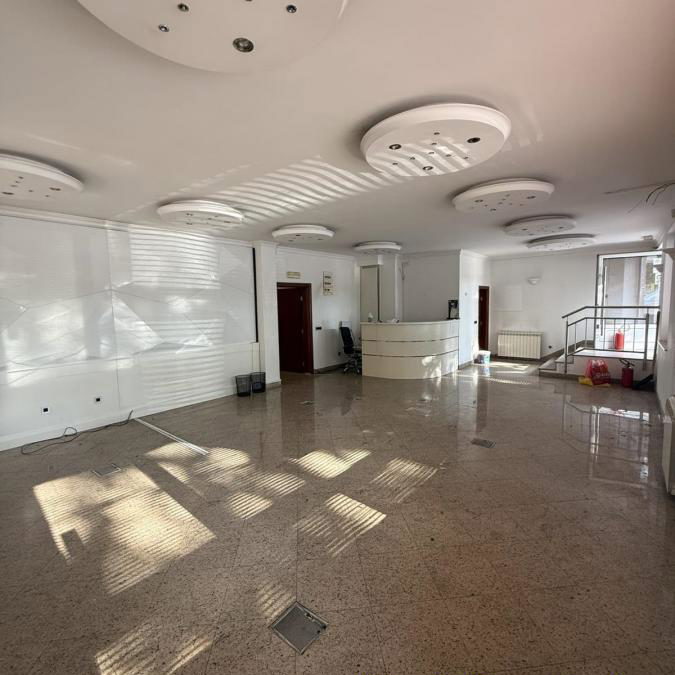 Lokal za izdavanje, FON, Beograd, 103m², 1.200 €/mes