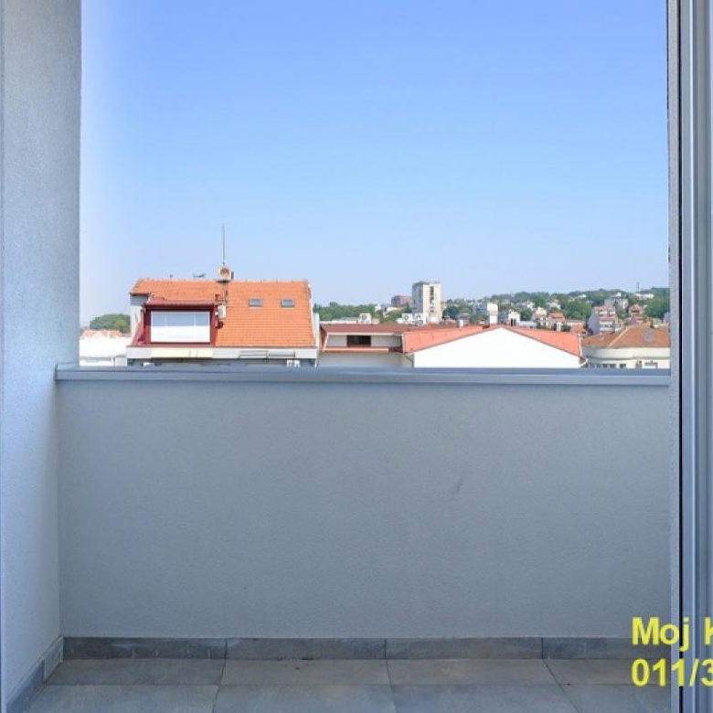 Dvoiposoban stan na prodaju, Đeram Pijaca, Beograd, 67m², 300.000 €