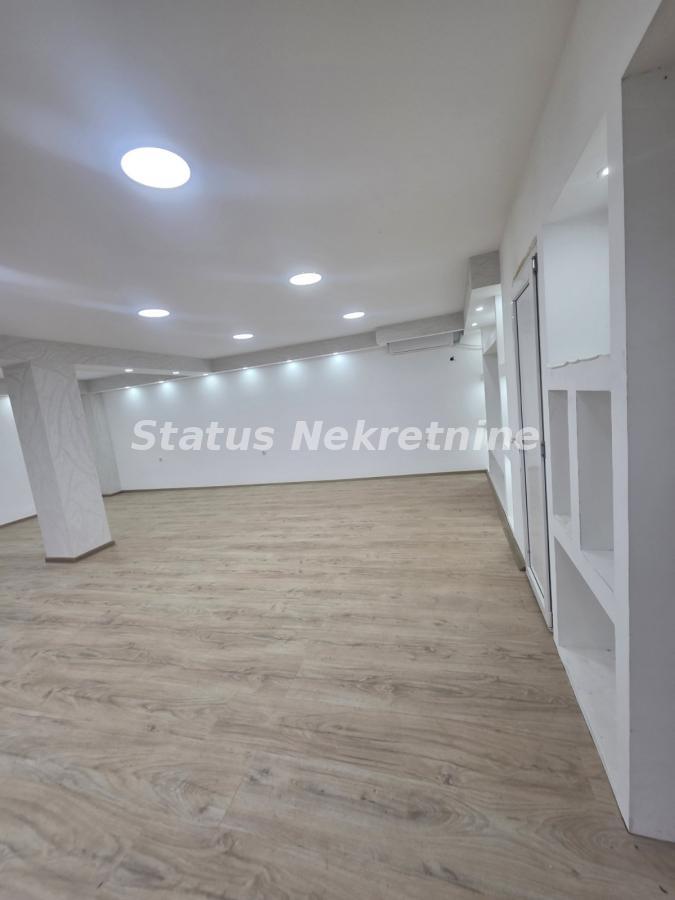 Kuća za izdavanje, Petrovaradin, Novi Sad, 200m², 3.000 €/mes