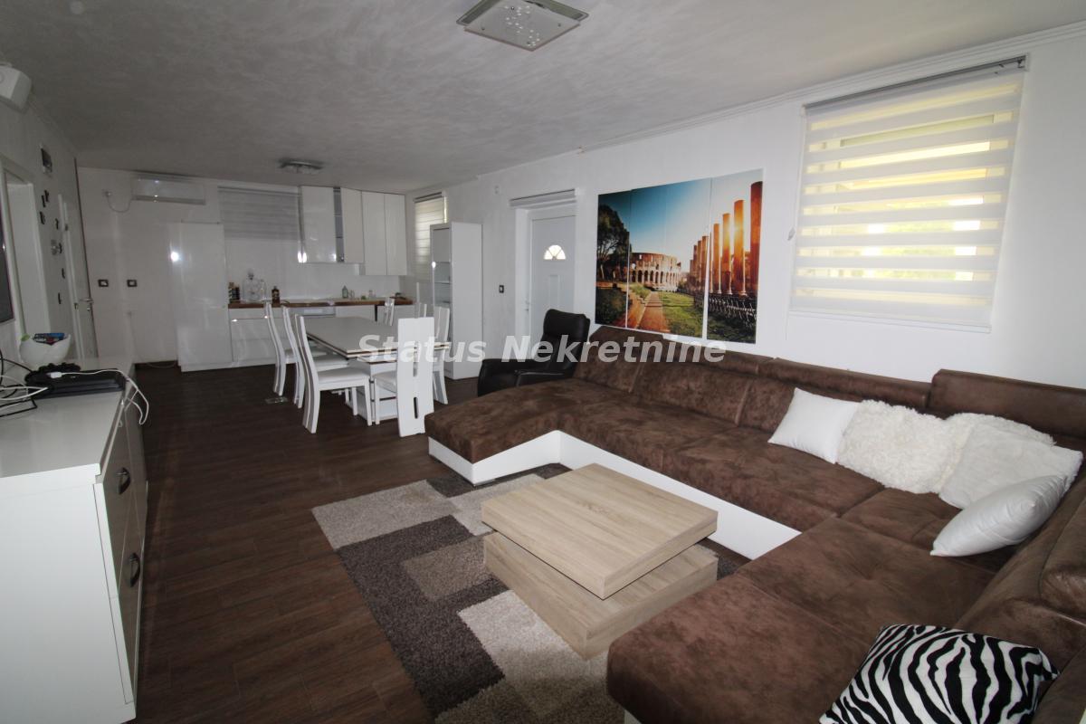 Kuća na prodaju, Ledinci, Novi Sad, 354m², 950.000 €