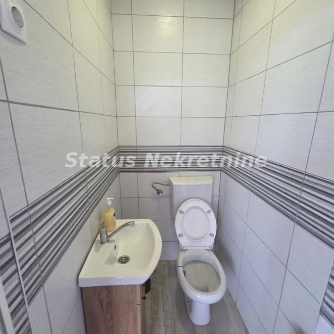 Kuća za izdavanje, Petrovaradin, Novi Sad, 200m², 3.000 €/mes