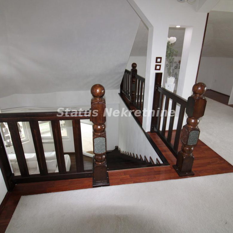 Kuća na prodaju, Ledinci, Novi Sad, 354m², 950.000 €