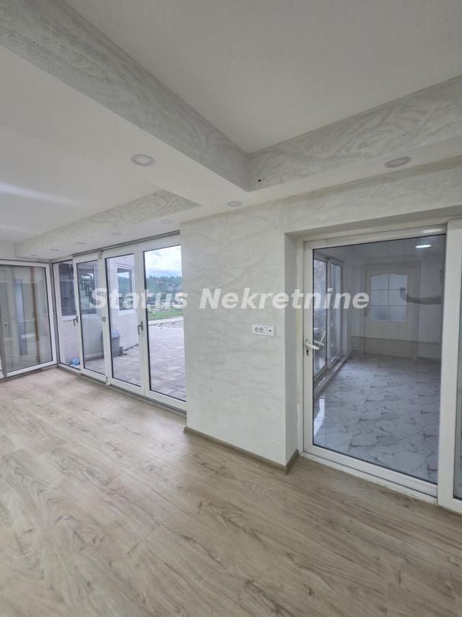 Kuća za izdavanje, Petrovaradin, Novi Sad, 200m², 3.000 €/mes