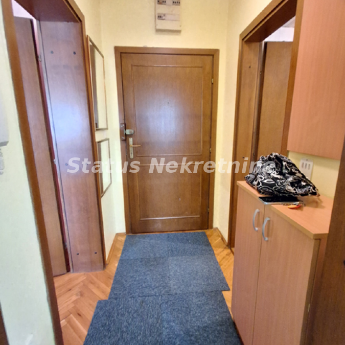 Jednosoban stan za izdavanje, Novo Naselje, Novi Sad, 33m², 300 €/mes