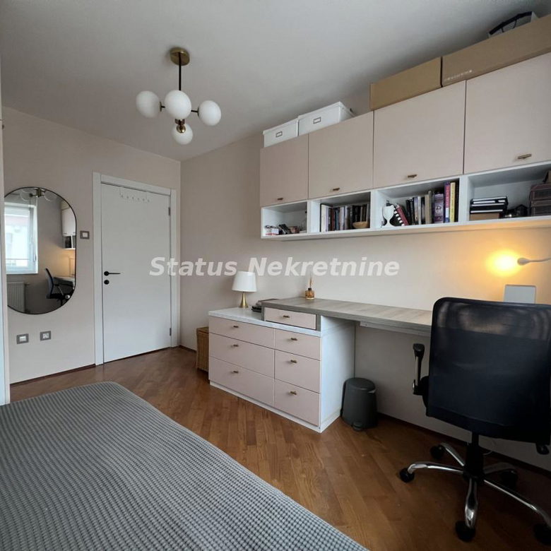 Četvorosoban stan na prodaju, Cara Dušana, Novi Sad, 102m², 318.270 €
