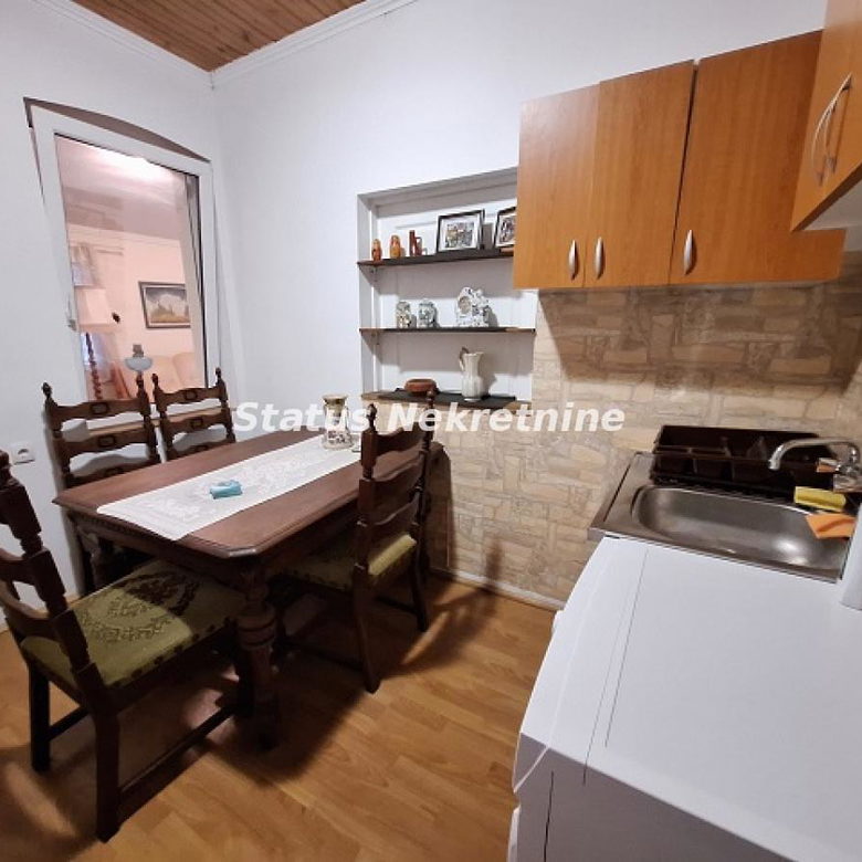 Dvosoban stan za izdavanje, Bulevar Oslobođenja, Novi Sad, 52m², 270 €/mes