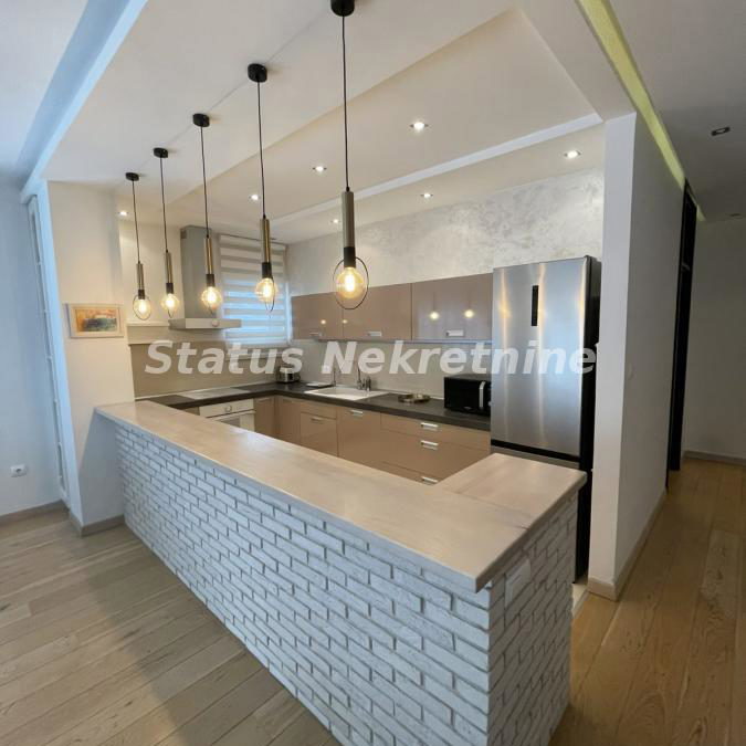 Trosoban stan za izdavanje, Liman 3, Novi Sad, 105m², 1.750 €/mes