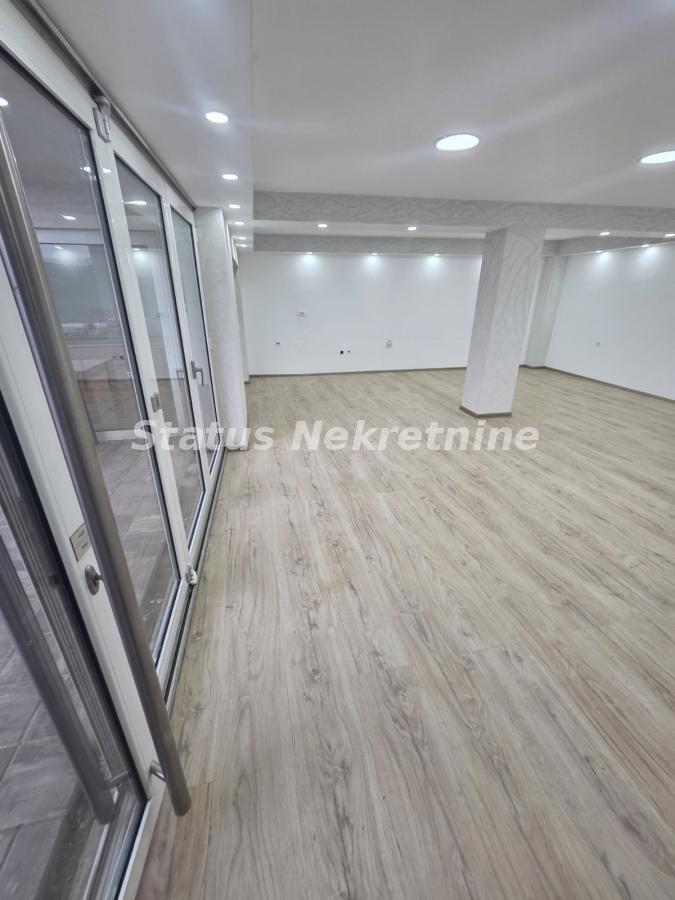 Kuća za izdavanje, Petrovaradin, Novi Sad, 200m², 3.000 €/mes