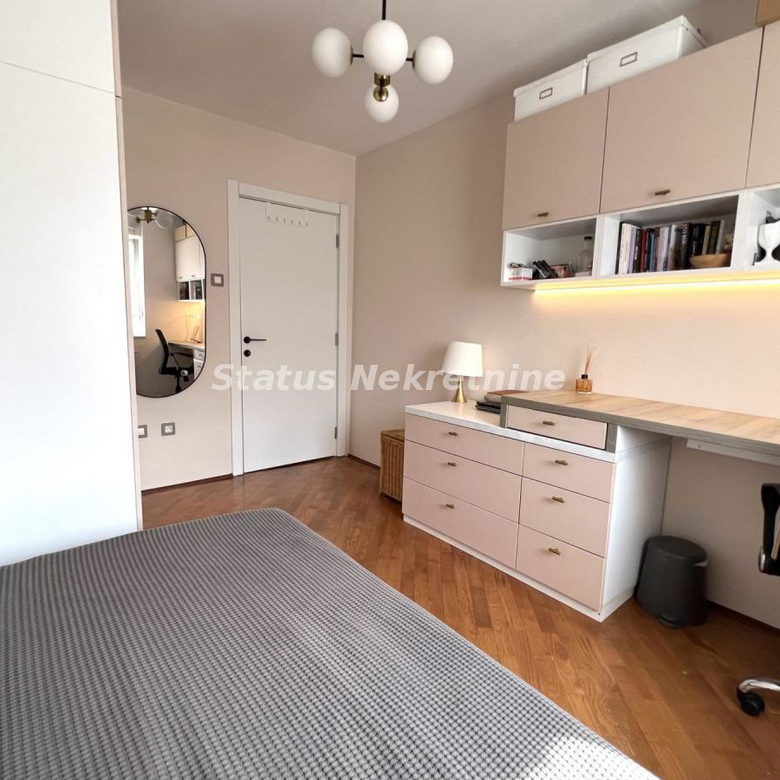 Četvorosoban stan na prodaju, Cara Dušana, Novi Sad, 102m², 318.270 €