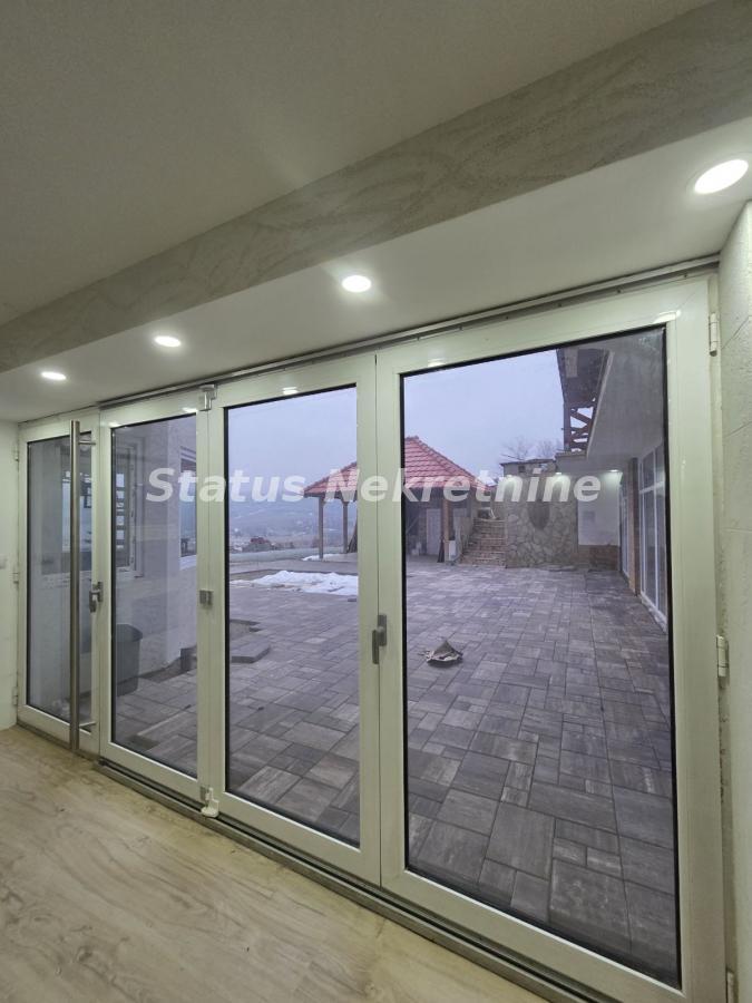Kuća za izdavanje, Petrovaradin, Novi Sad, 200m², 3.000 €/mes