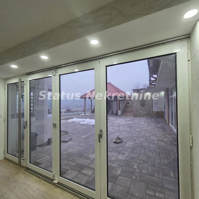 Kuća za izdavanje, Petrovaradin, Novi Sad, 200m², 3.000 €/mes