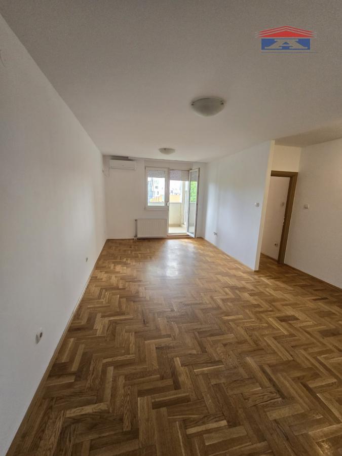 Dvosoban stan na prodaju, Bulevar Patrijarha Pavla, Novi Sad, 53m², 162.500 €