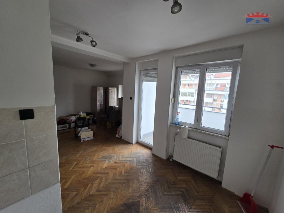 Četvorosoban stan na prodaju, Nova Detelinara, Novi Sad, 96m², 185.400 €