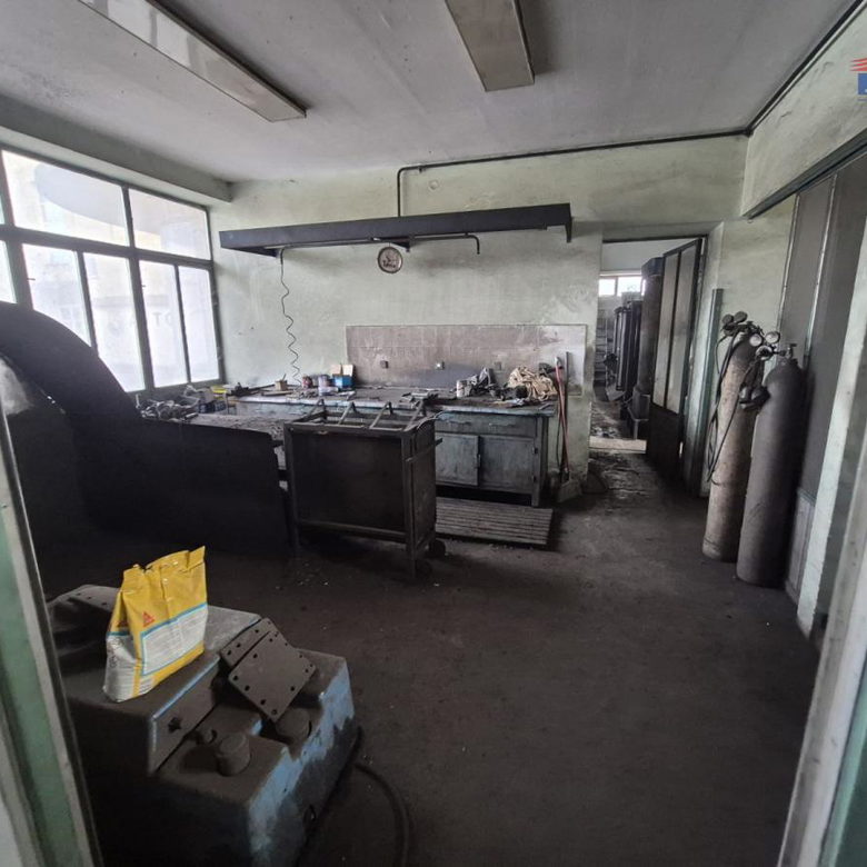 Lokal za izdavanje, Najlon Pijaca, Novi Sad, 129m², 600 €/mes