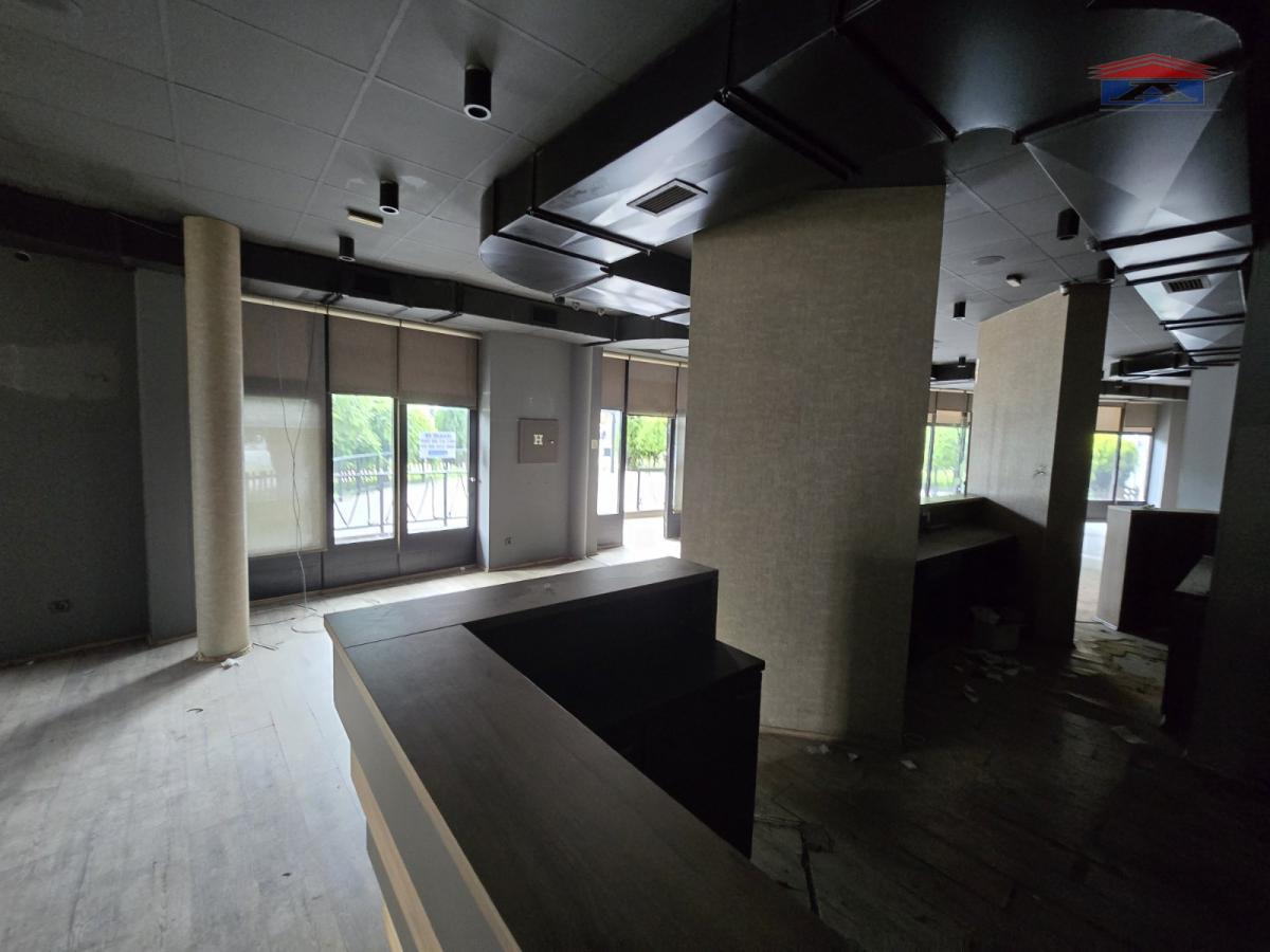 Lokal za izdavanje, Železnička Stanica, Novi Sad, 246m², 3.000 €/mes
