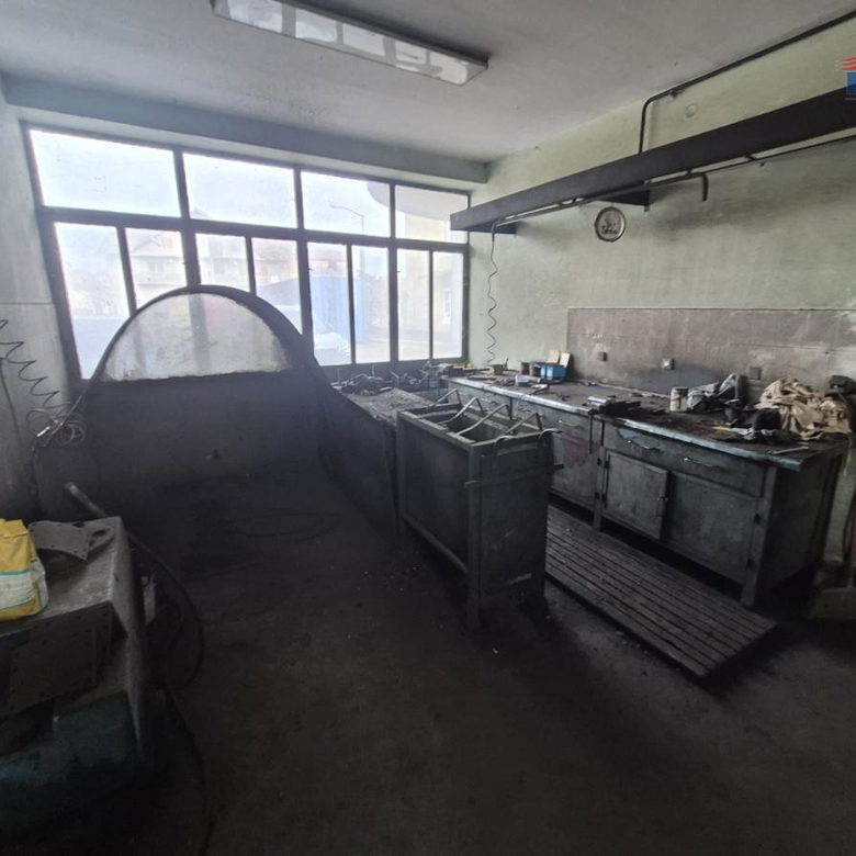 Lokal za izdavanje, Najlon Pijaca, Novi Sad, 129m², 600 €/mes