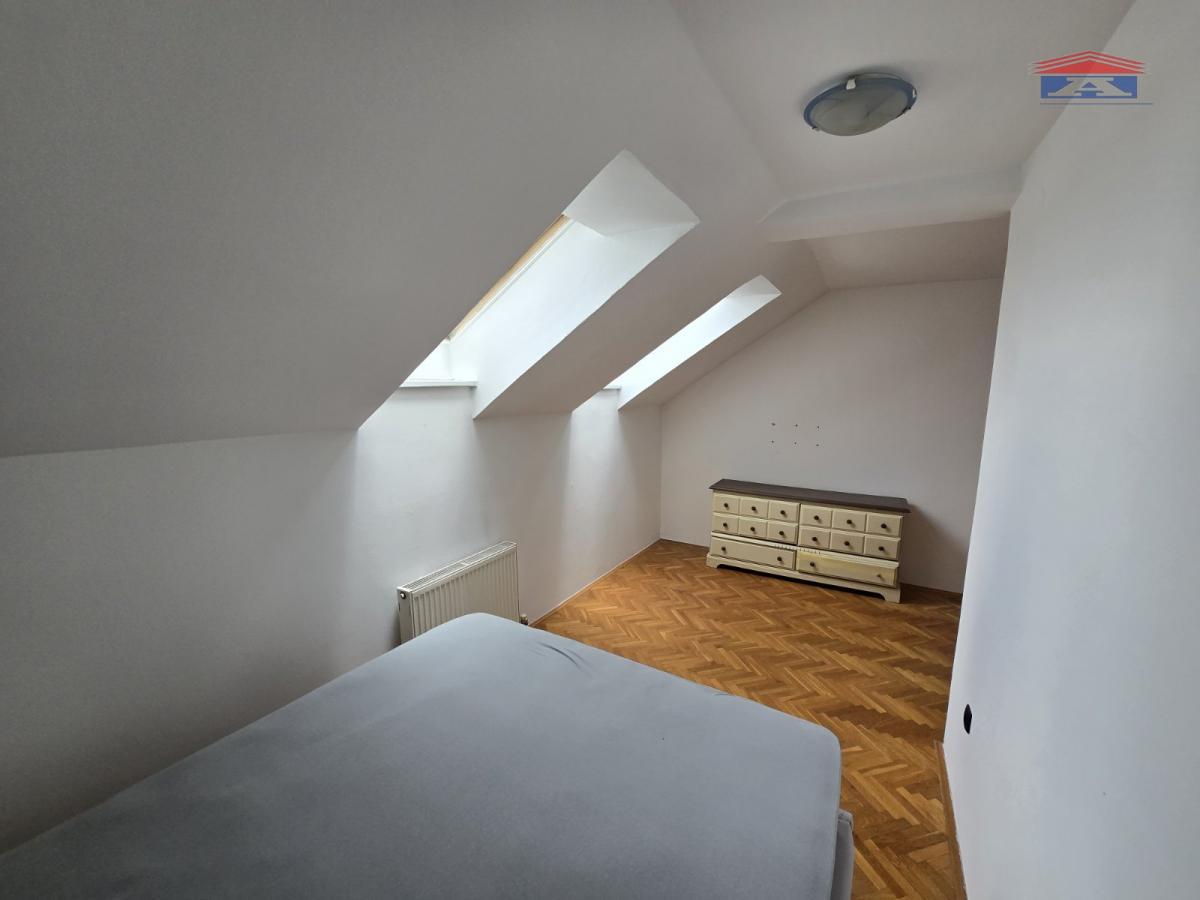 Četvorosoban stan na prodaju, Nova Detelinara, Novi Sad, 96m², 185.400 €
