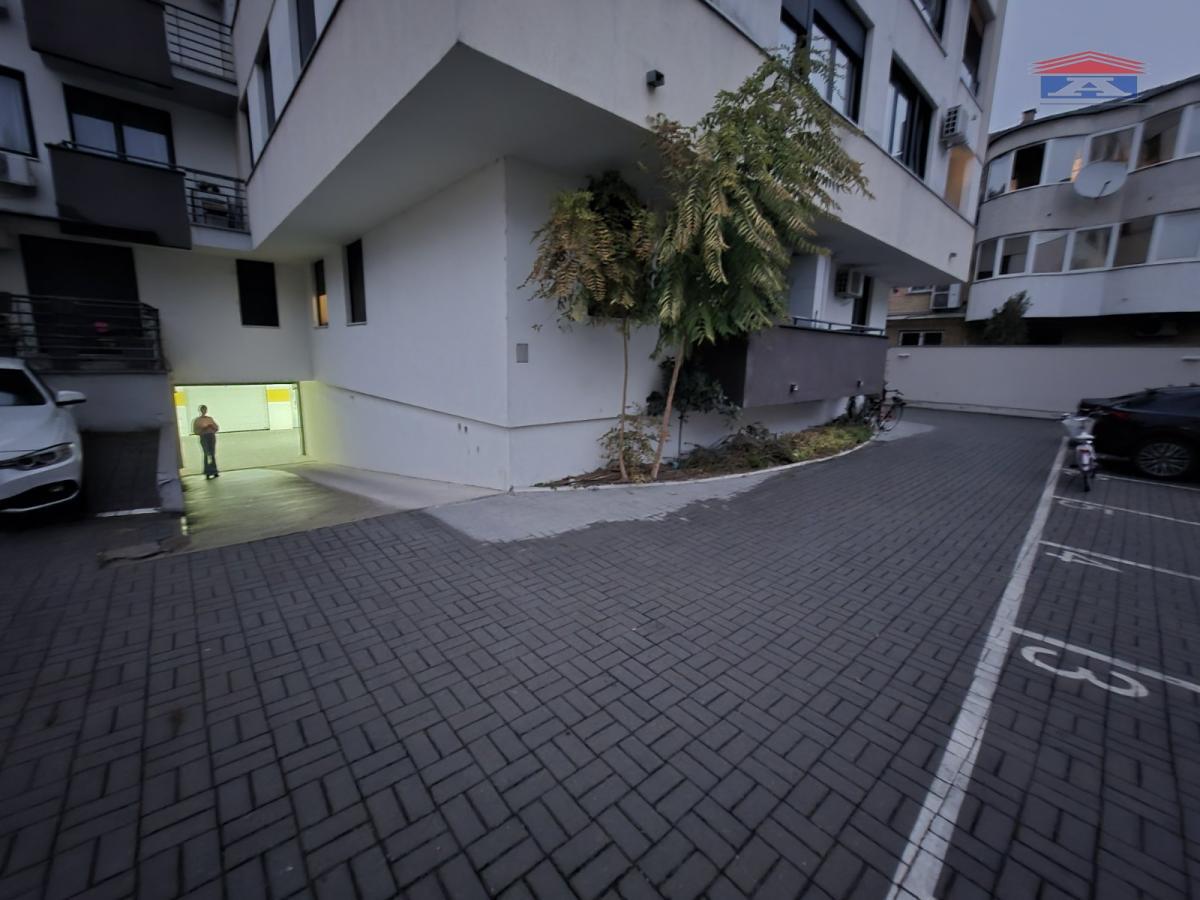 Garaža za izdavanje, Socijalno, Novi Sad, 16m², 150 €/mes