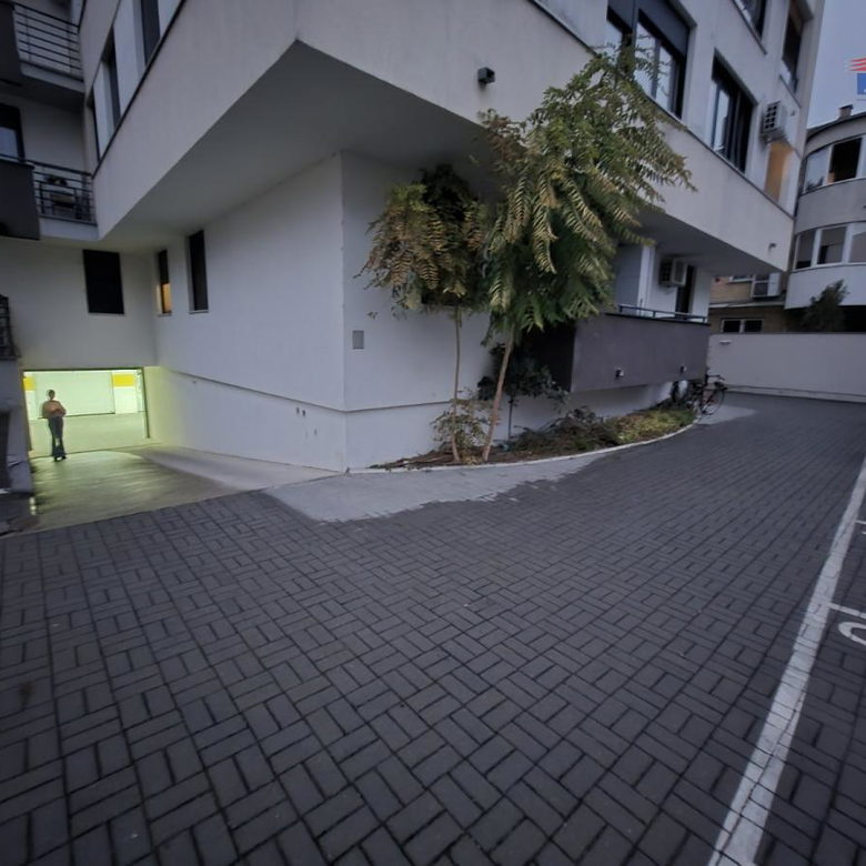 Garaža za izdavanje, Socijalno, Novi Sad, 16m², 150 €/mes