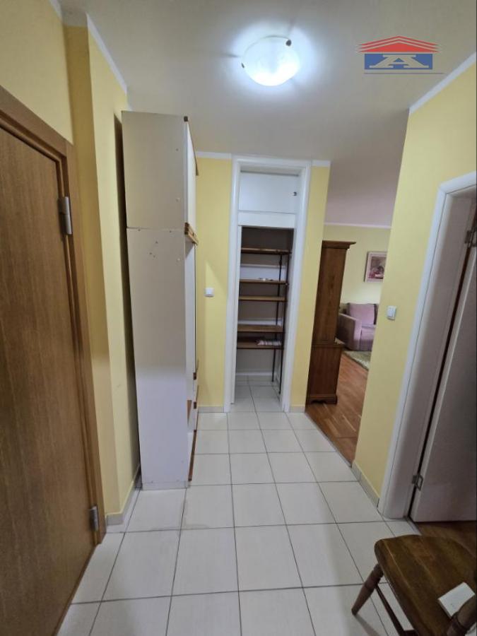 Jednoiposoban stan za izdavanje, Grbavica, Novi Sad, 42m², 400 €/mes
