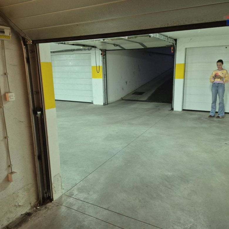 Garaža za izdavanje, Socijalno, Novi Sad, 16m², 150 €/mes