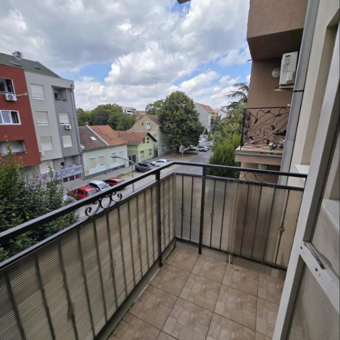 Jednoiposoban stan za izdavanje, Grbavica, Novi Sad, 42m², 400 €/mes
