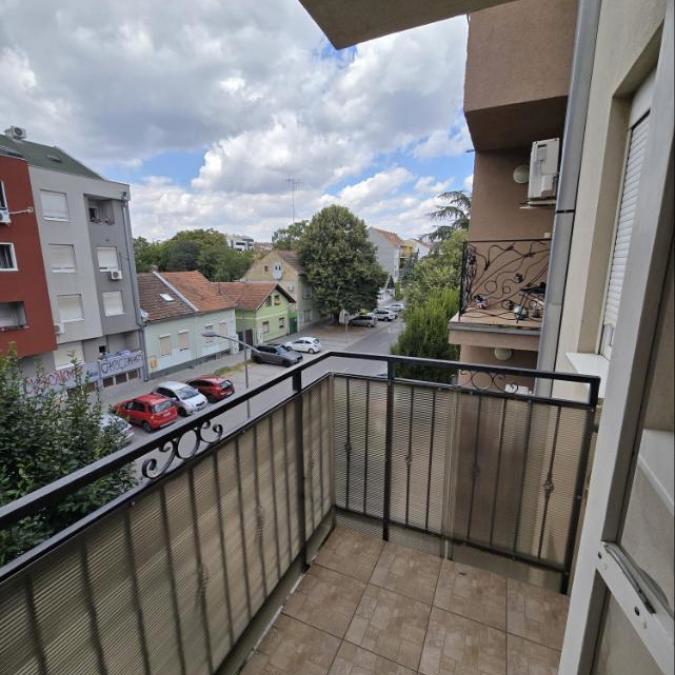 Jednoiposoban stan za izdavanje, Grbavica, Novi Sad, 42m², 400 €/mes
