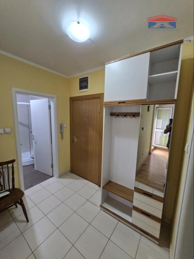 Jednoiposoban stan za izdavanje, Grbavica, Novi Sad, 42m², 400 €/mes