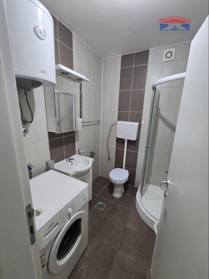 Jednoiposoban stan za izdavanje, Grbavica, Novi Sad, 42m², 400 €/mes