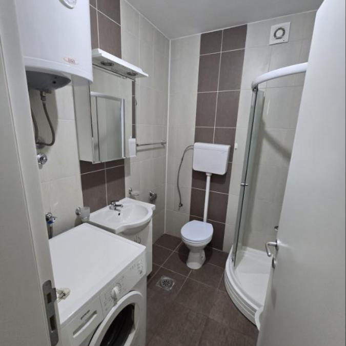 Jednoiposoban stan za izdavanje, Grbavica, Novi Sad, 42m², 400 €/mes