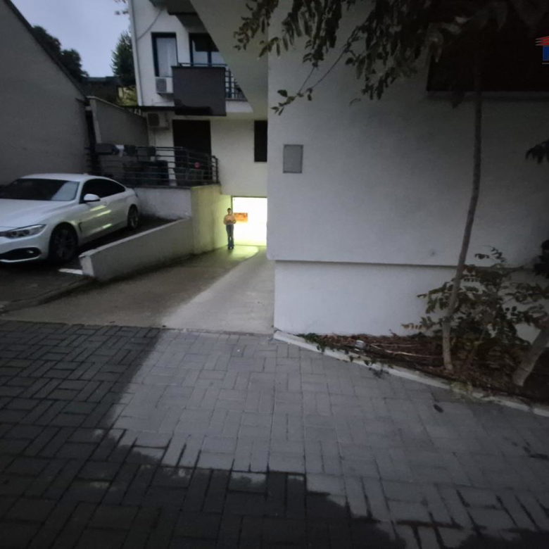 Garaža za izdavanje, Socijalno, Novi Sad, 16m², 150 €/mes