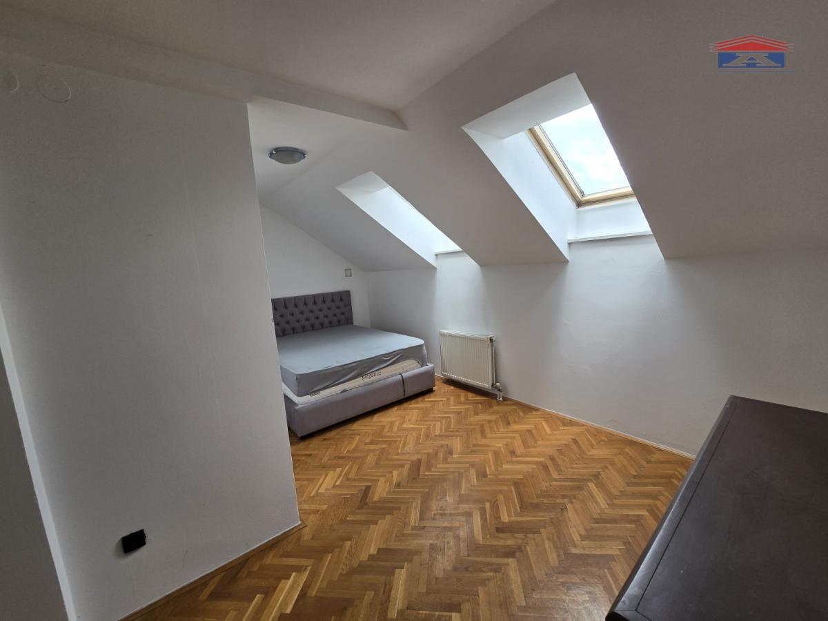 Četvorosoban stan na prodaju, Nova Detelinara, Novi Sad, 96m², 185.400 €