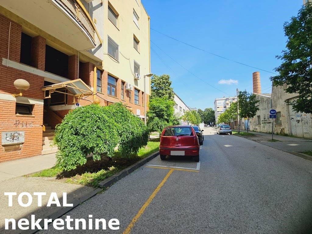 Garaža Prodaja Novi Sad  24 m2