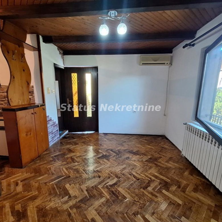 Stan Izdavanje Novi Sad  33 m2