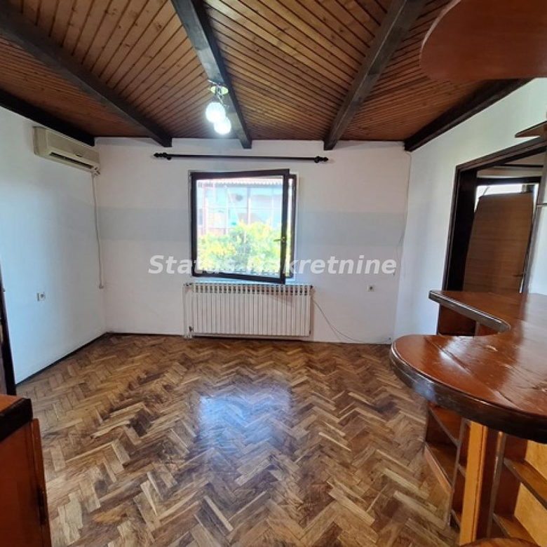 Stan Izdavanje Novi Sad  33 m2