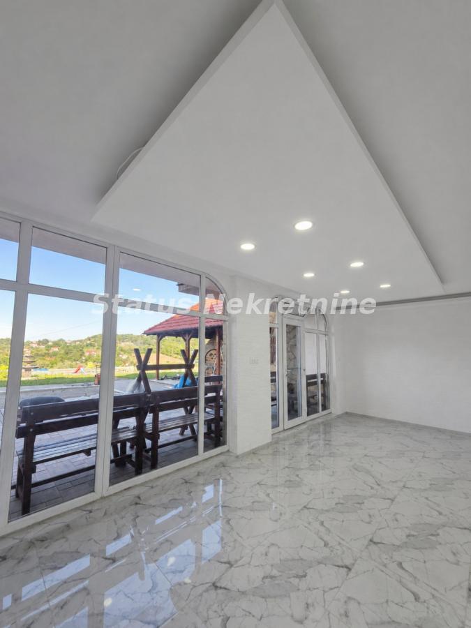 Kuća Izdavanje Novi Sad  200 m2
