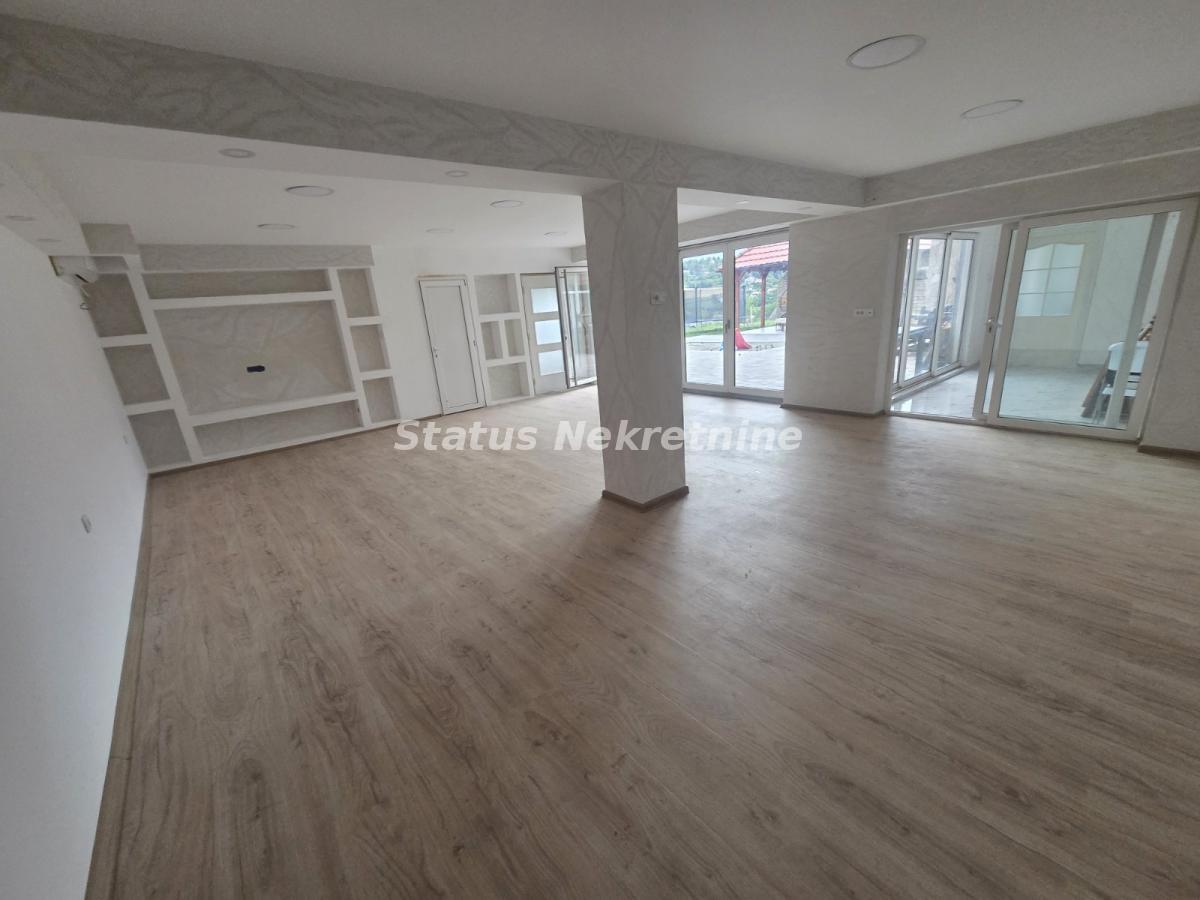 Kuća Izdavanje Novi Sad  200 m2