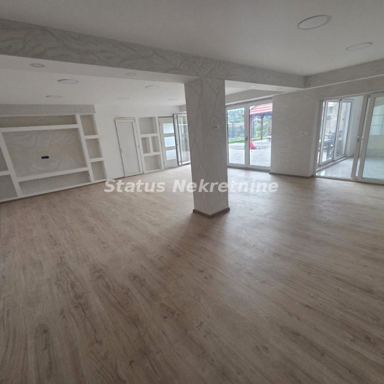 Kuća Izdavanje Novi Sad  200 m2
