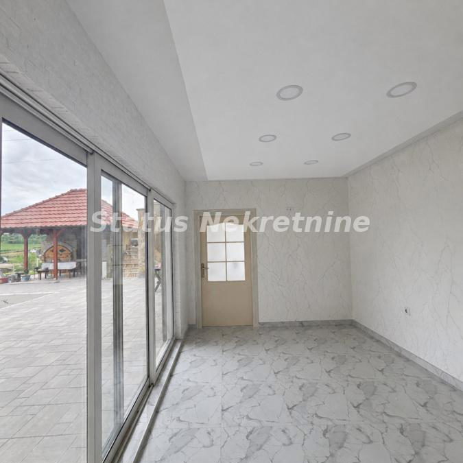 Kuća Izdavanje Novi Sad  200 m2